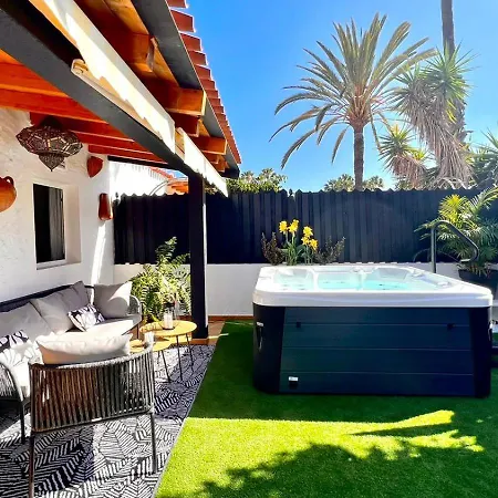Oasis With Jacuzzi Casa de Férias Playa del Inglés